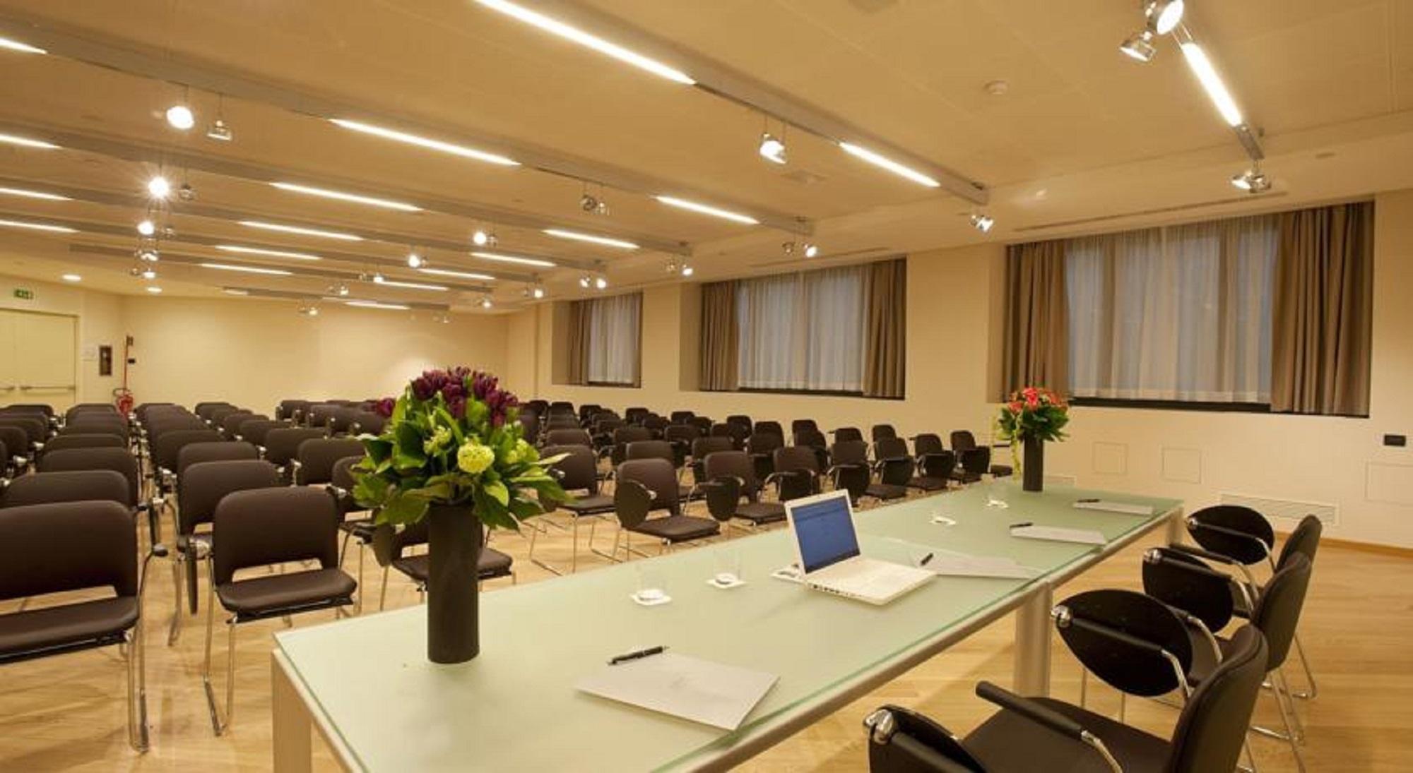 Best Western Plus The Hub Hotel Milano Esterno foto