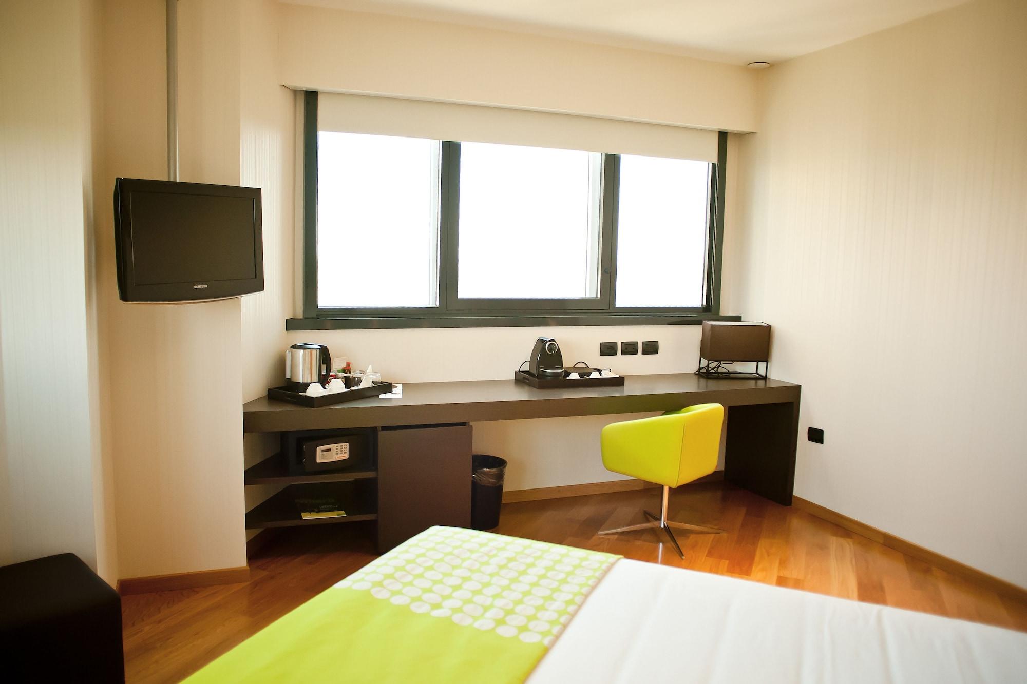 Best Western Plus The Hub Hotel Milano Esterno foto