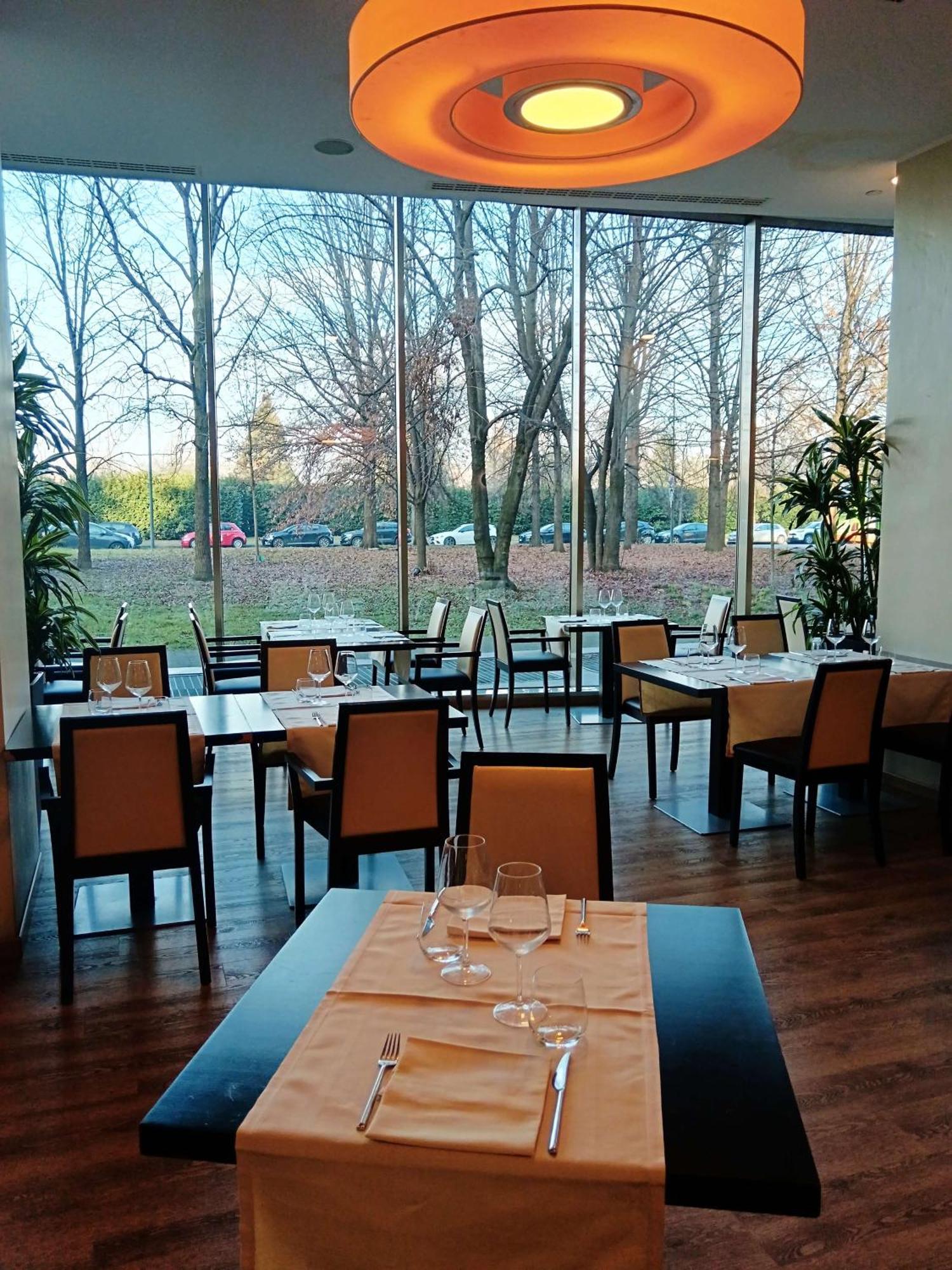 Best Western Plus The Hub Hotel Milano Esterno foto