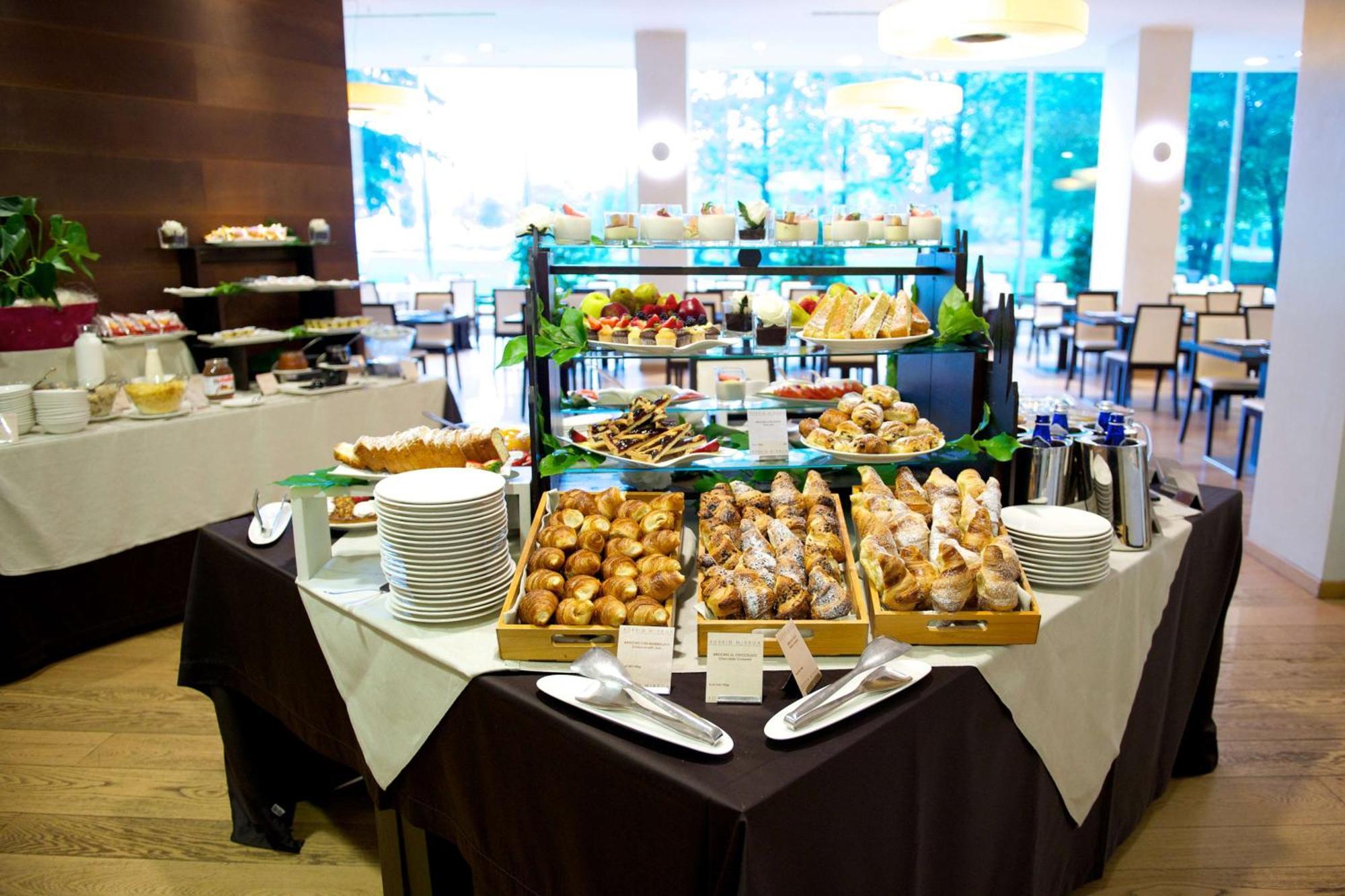 Best Western Plus The Hub Hotel Milano Esterno foto