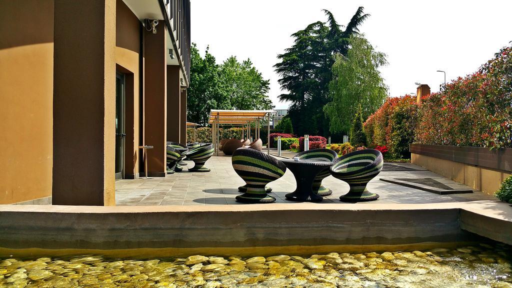 Best Western Plus The Hub Hotel Milano Esterno foto